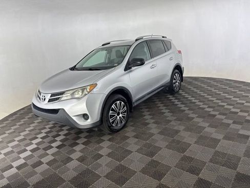 Used 2013 Toyota RAV4 LE AWD/4WD image 3