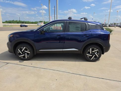 New 2026 Nissan Kicks SV w/ Cold Weather Package FWD image 4