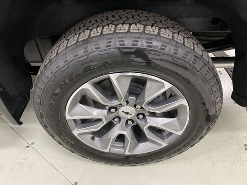 Used 2021 Chevrolet Silverado 1500 RST w/ Z71 Off-Road Package AWD/4WD image 10