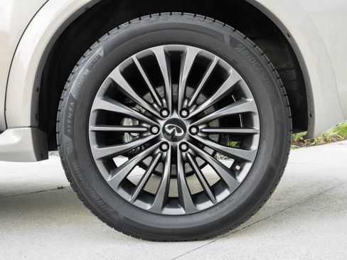 Used 2023 INFINITI QX80 Sensory w/ Cargo Package AWD/4WD image 14
