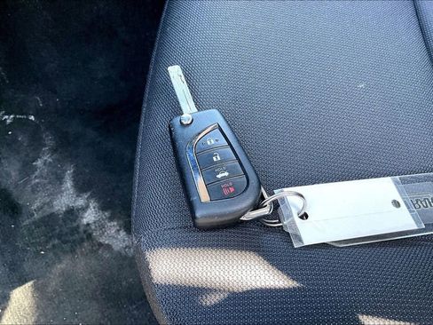 Used 2025 Toyota Corolla LE image 33