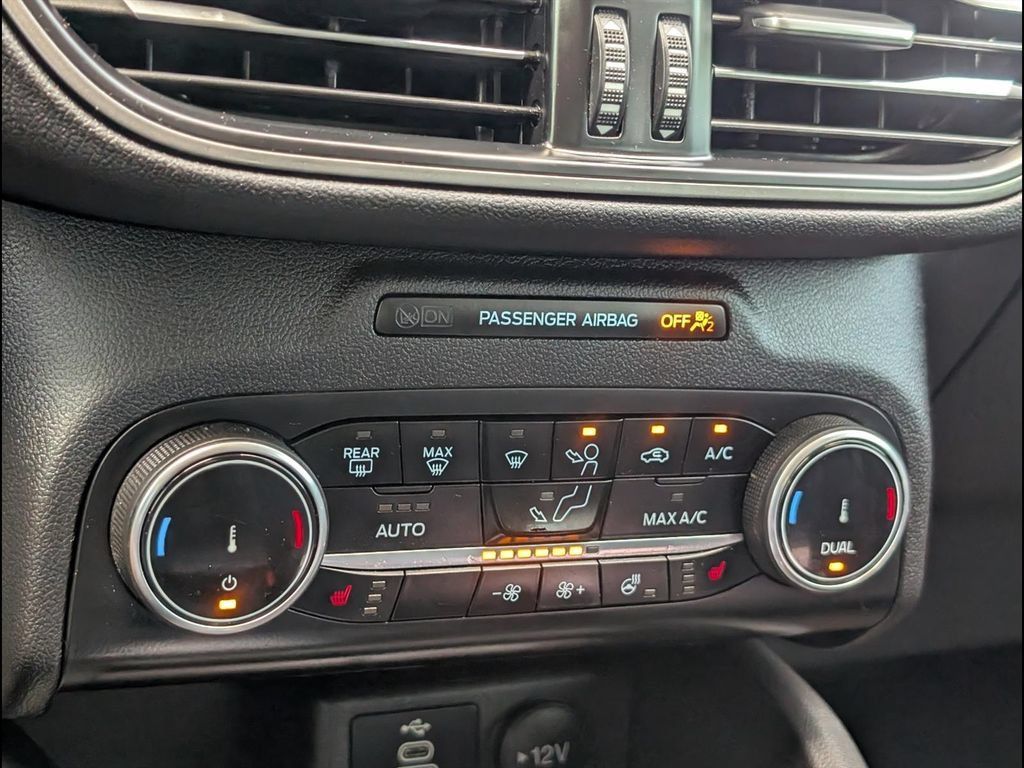 Used 2024 Ford Escape Active w/ Cold Weather Package FWD image 15