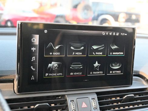 Used 2022 Audi SQ5 Premium image 10