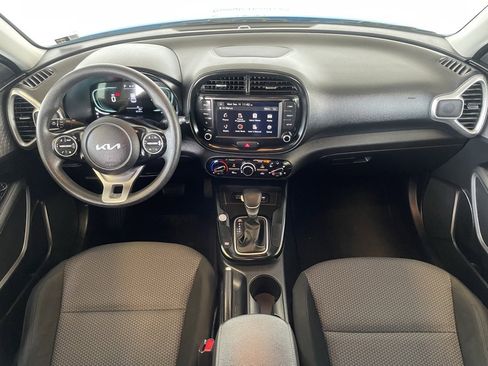 Used 2024 Kia Soul LX image 6