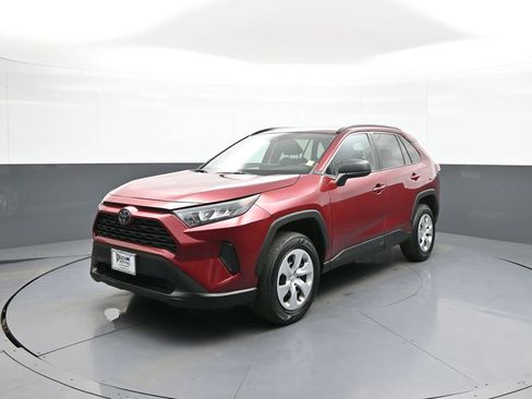 Used 2020 Toyota RAV4 LE AWD/4WD image 1