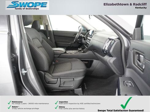 Used 2025 Nissan Pathfinder SV image 9