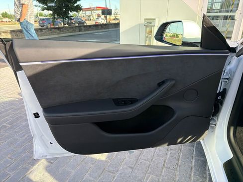 Used 2025 Tesla Model 3 Long Range AWD/4WD image 10