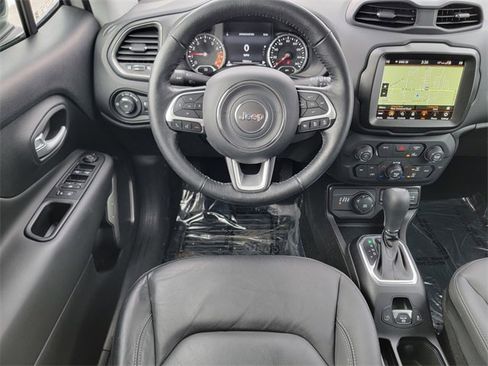 Certified 2023 Jeep Renegade Limited image 31