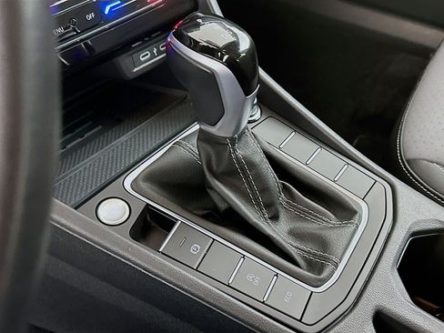 Used 2025 Volkswagen Jetta SE image 25