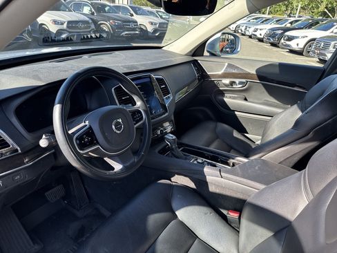Used 2018 Volvo XC90 T6 Momentum w/ Convenience Package AWD/4WD image 11