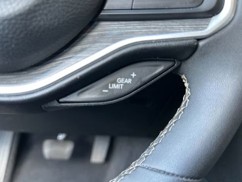 Used 2024 Jeep Wagoneer L Series II image 27