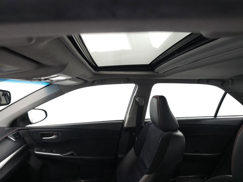 Used 2015 Toyota Camry XSE w/ Moonroof Package FWD image 6