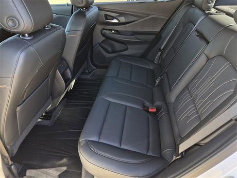 Used 2025 Buick Envista Avenir image 28