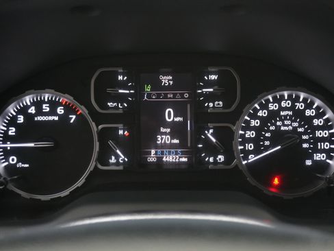 Used 2018 Toyota Tundra SR5 w/ SR5 Upgrade Package image 18