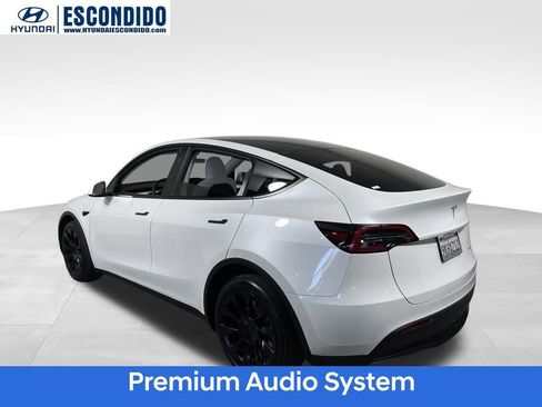 Used 2023 Tesla Model Y Long Range image 3