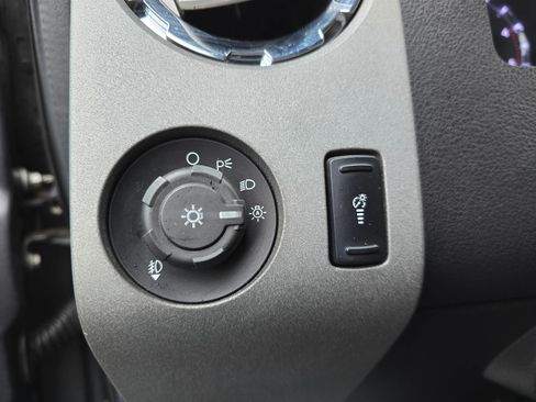 Used 2011 Ford F350 Lariat image 22