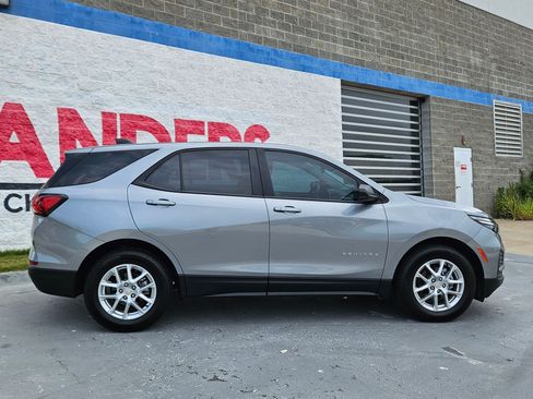Used 2023 Chevrolet Equinox LS FWD image 8