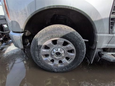 Certified 2024 Ford F350 Lariat w/ Chrome Package image 8