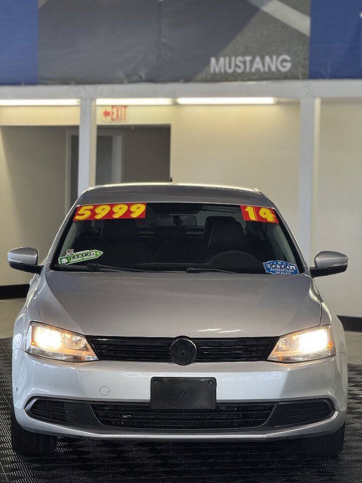 Used 2014 Volkswagen Jetta SE FWD image 2