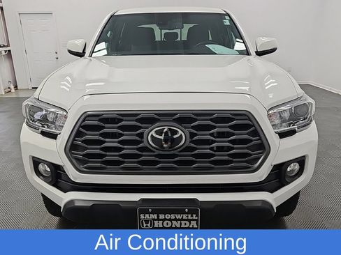 Used 2023 Toyota Tacoma TRD Off-Road AWD/4WD image 4
