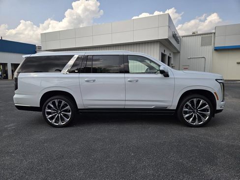 Certified 2026 Cadillac Escalade ESV Luxury w/ Touring Package AWD/4WD image 5