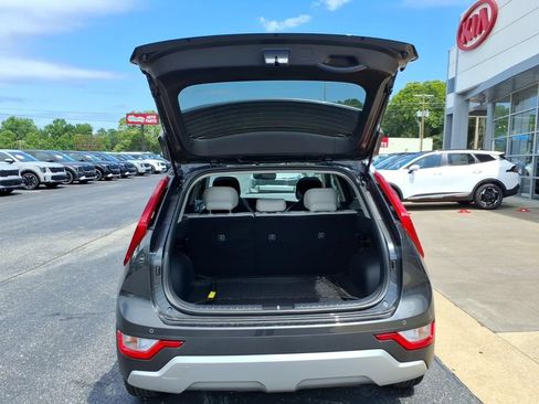 New 2026 Kia Niro EX FWD image 7