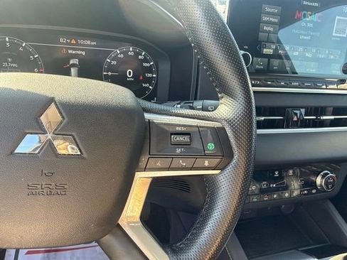 Used 2024 Mitsubishi Outlander SEL AWD/4WD image 19
