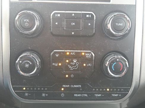 Used 2017 Ford Expedition XLT image 33