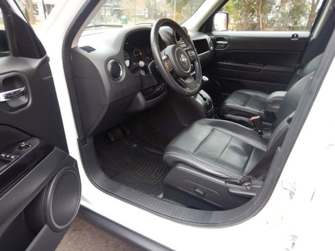 Used 2016 Jeep Patriot High Altitude image 11