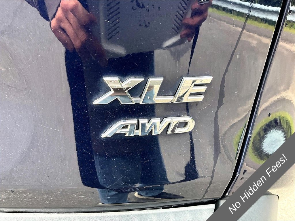 Used 2020 Toyota RAV4 XLE AWD/4WD image 6