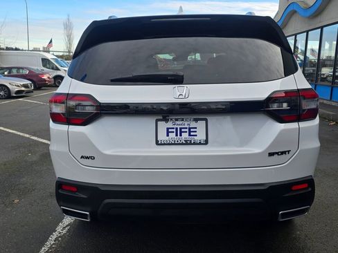 Certified 2025 Honda Pilot Sport image 4