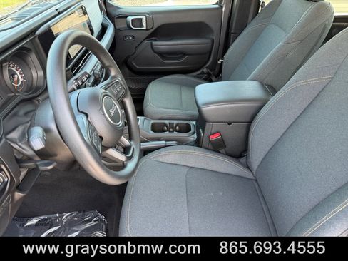 Used 2025 Jeep Wrangler Sport AWD/4WD image 11