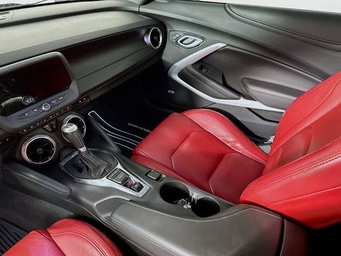 Used 2019 Chevrolet Camaro SS image 11