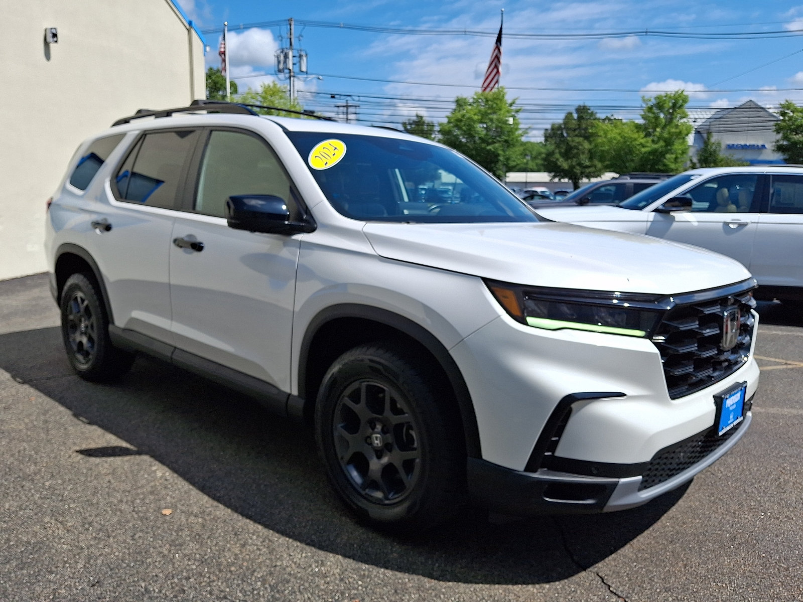 Used 2024 Honda Pilot TrailSport image 3