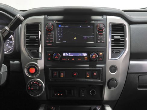 Used 2017 Nissan Titan PRO-4X w/ Pro-4x Convenience Package image 17