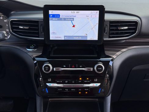 Used 2021 Ford Explorer Limited w/ Equipment Group 301A image 25