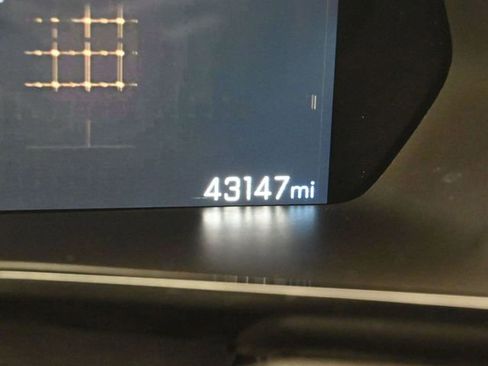 Used 2024 Chevrolet Colorado LT w/ LT Convenience Package II image 26