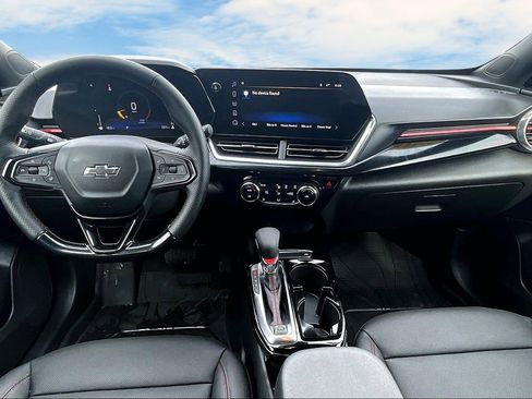 Used 2026 Chevrolet Trax RS w/ Sunroof Package image 7