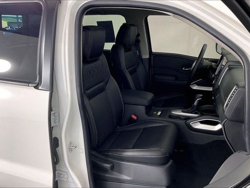 Used 2024 Nissan Frontier SL w/ Technology Package image 10