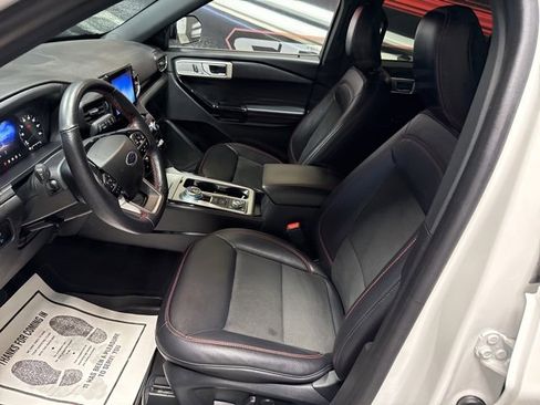 Used 2023 Ford Explorer ST-Line w/ Class IV Trailer Tow Package image 6