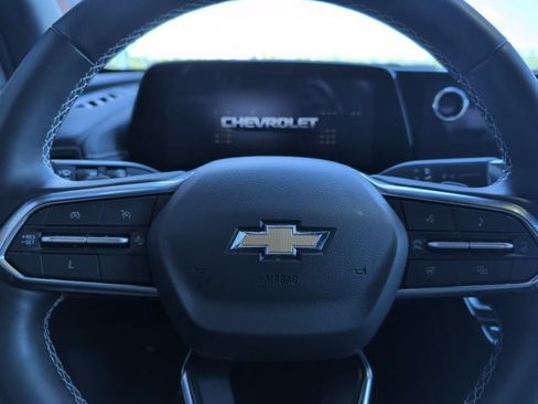 Used 2024 Chevrolet Traverse LT FWD image 13