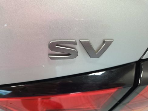 Used 2024 Nissan Altima 2.5 SV FWD image 14