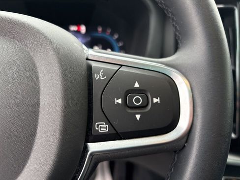 Certified 2023 Volvo XC60 B5 Core w/ Climate Package image 25