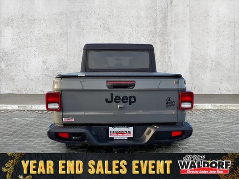 Used 2022 Jeep Gladiator Willys image 3