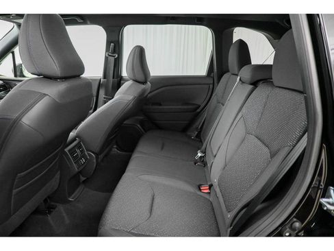 Used 2025 Subaru Forester Premium image 12