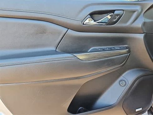 Certified 2020 GMC Acadia SLT image 29