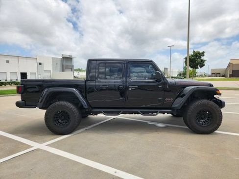 Used 2023 Jeep Gladiator Rubicon w/ Cold Weather Group AWD/4WD image 4