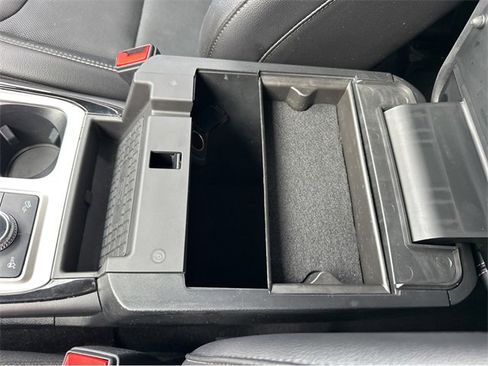 Used 2022 Ford Explorer ST image 32