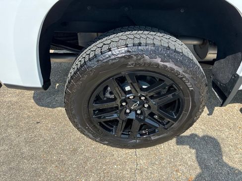 Used 2026 Chevrolet Silverado 1500 LT Trail Boss w/ LT Trail Boss Premium Package AWD/4WD image 5