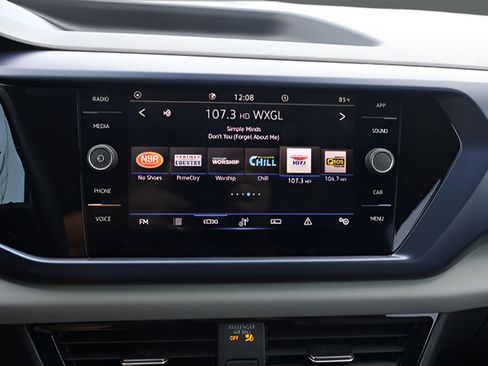 Certified 2023 Volkswagen Taos SE w/ Panoramic Sunroof Package FWD image 25